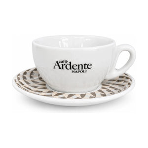 Produktbild von Ardente Caffè Cappuccino Tasse auf einem Unterteller auf weissem Hintergrund