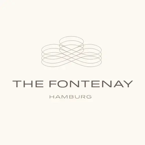 The Fontenay Hotel Hamburg logo auf creme Hintergrund